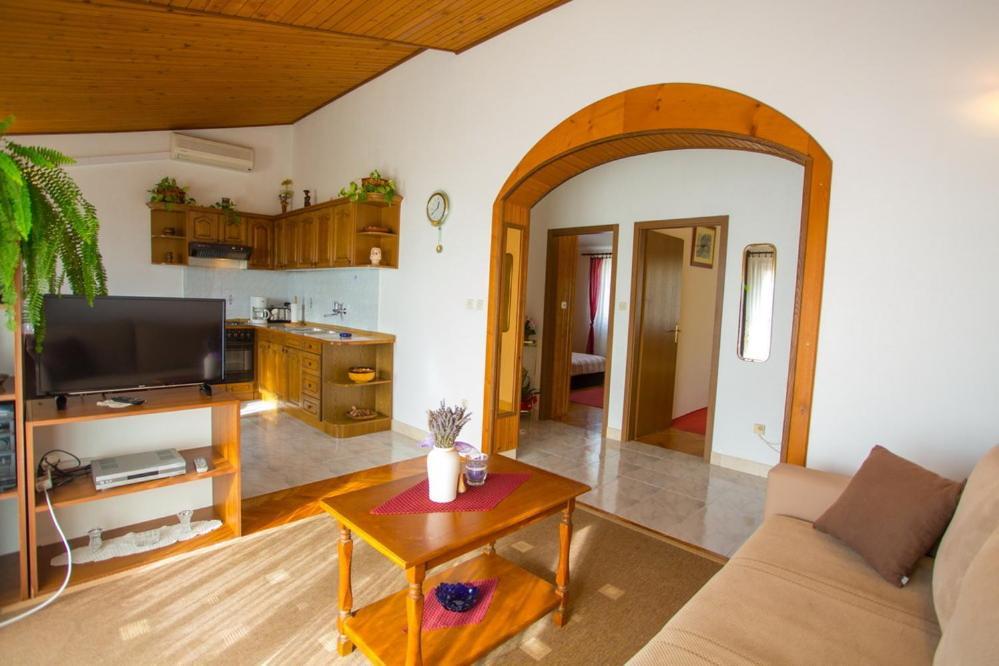 Apartments Tanja Podgora Exterior photo