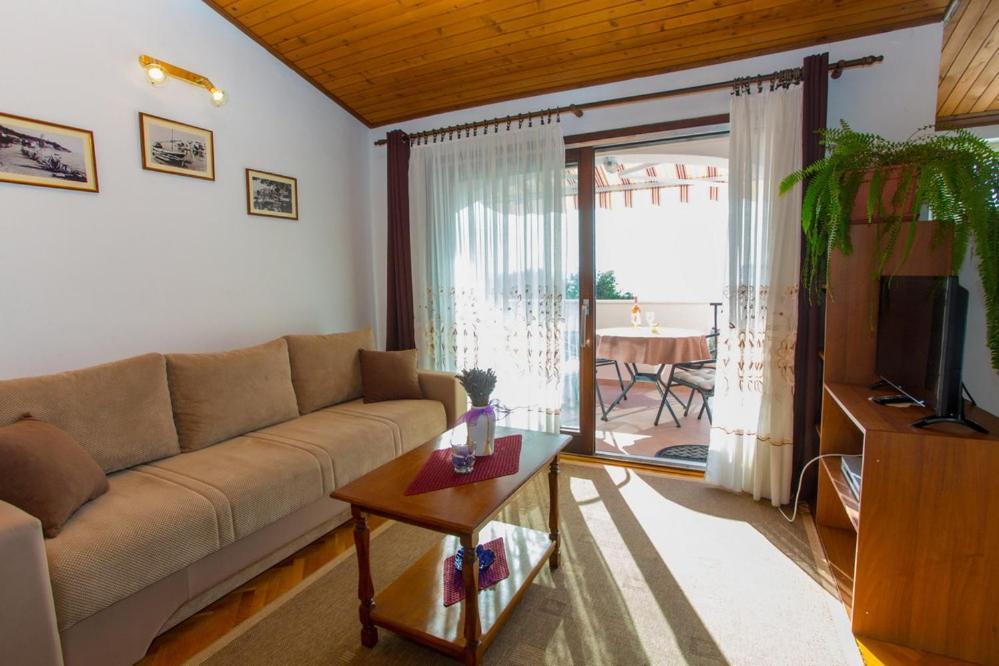 Apartments Tanja Podgora Exterior photo